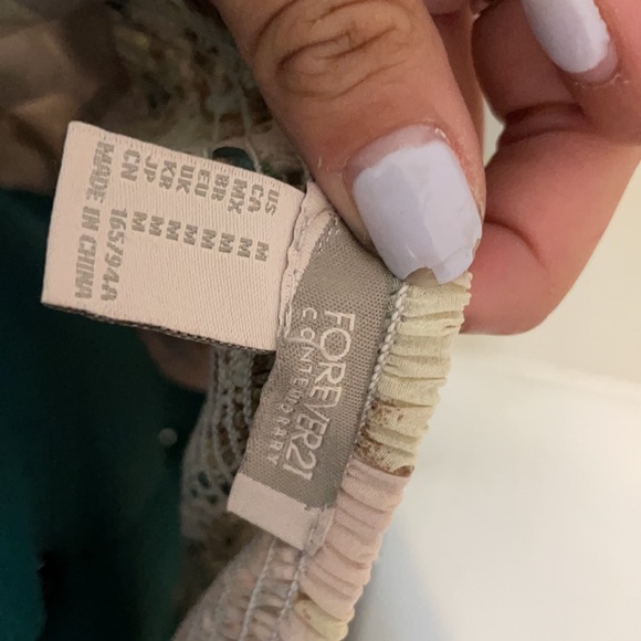 Floral top - Picture 3 of 3